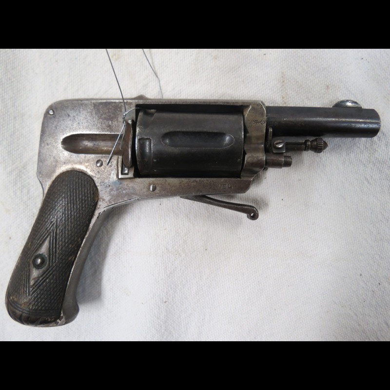 Revolver Velo-Dog calibre 6 mm poudre noire catégorie D