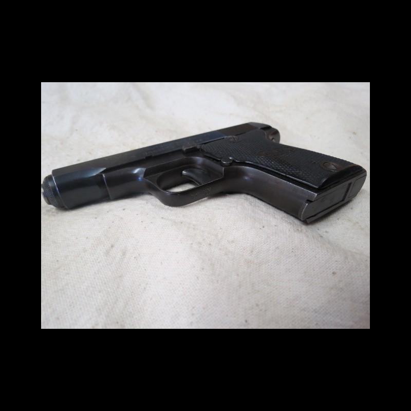 Pistolet semi-auto MAB calibre 7.65 mm